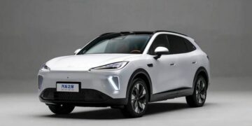 350 сил і витрата 3,9 л/100 км: на ринок виходить недорогий сімейний кросовер Chery (ФОТО)