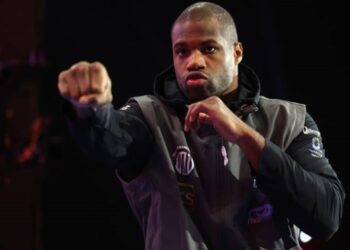 Френк Воррен прагне організувати для Джошуа бій із Чжаном Чжілеєм