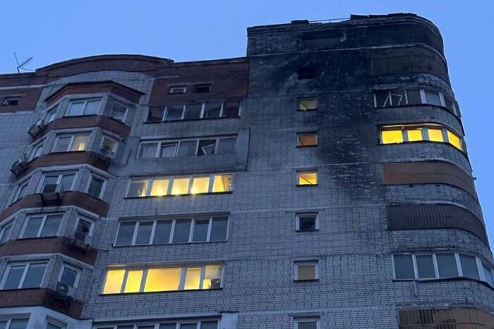 Влучання дрона у 15-поверхівку в Солом&rsquo;янському районі: поліція показала наслідки