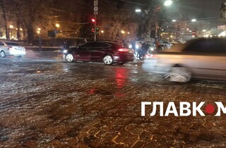 Київ та область накрив рідкісний крижаний дощ: неймовірні фото небезпечної стихії