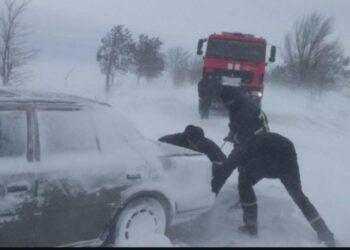 Надскладні погодні умови: водії Прикарпаття чекає серйозне випробування