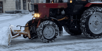 Через погіршення погоди комунальні служби Тернополя посилили прибирання