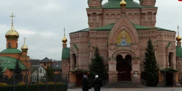 Навчання за радянськими підручниками у школі при столичному монастирі. СБУ взялась за справу