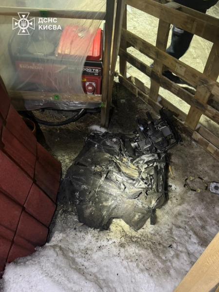 У Голосіївському районі Києва безпілотник пошкодив багатоповерхівку