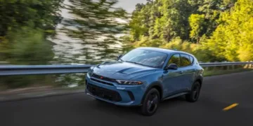 Випускали всього 3 роки: Dodge знімає з виробництва найдешевшу модель (ФОТО)