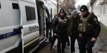 Запорізькі поліцейські затримали грабіжника, який 10 років переховувався від суду