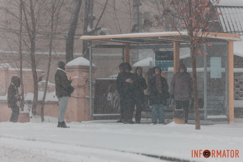 БІЛА ЗАМЕТІЛЬ ТА ХУРДЕЛИЦЯ У ДНІПРІ: ЯК ЗМІНИЛИСЯ ВУЛИЦІ МІСТА ВНАСЛІДОК СНІГОПАДУ ТА ХУРТОВИНИ