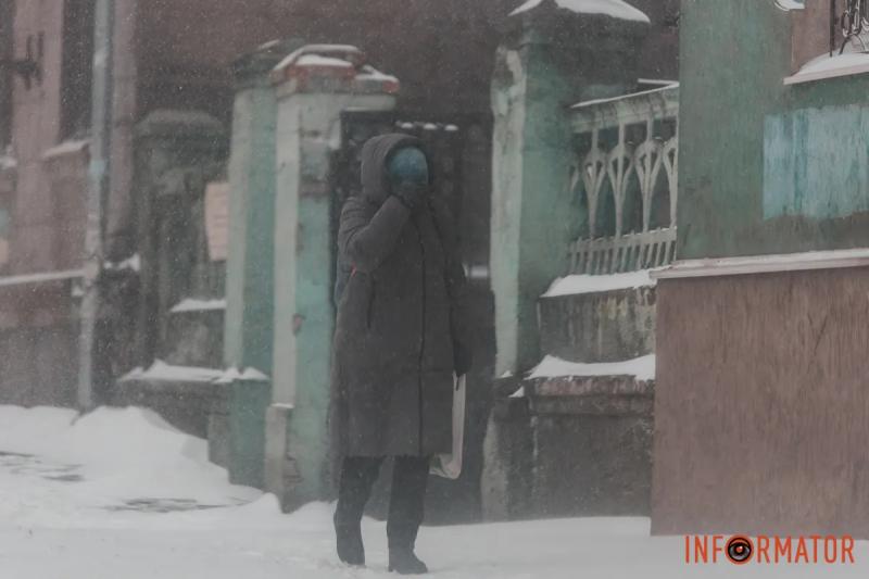 БІЛА ЗАМЕТІЛЬ ТА ХУРДЕЛИЦЯ У ДНІПРІ: ЯК ЗМІНИЛИСЯ ВУЛИЦІ МІСТА ВНАСЛІДОК СНІГОПАДУ ТА ХУРТОВИНИ