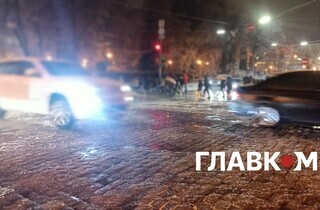 Київ та область накрив рідкісний крижаний дощ: неймовірні фото небезпечної стихії