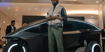 Відомий репер створив триколісний електрокар зі штучним інтелектом (ВІДЕО)