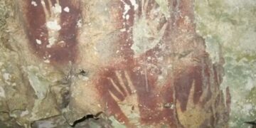 В Індонезії знайшли найдавніший у світі відбиток людської долоні