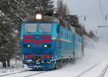 Через запізнення регіонального поїзда на Сумщині затримуються приміські рейси