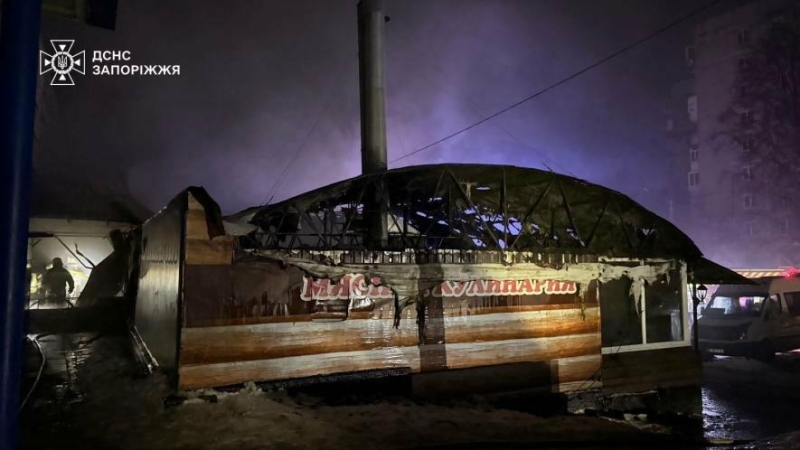 У Запоріжжі гасили займання будівлі кафе