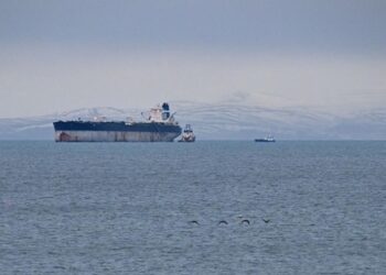 Нафтогазові доходи Росії рухнули до мінімуму 2020 року