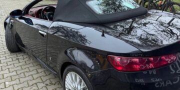 Капсула часу: в Одесі продають одну з 8 одиниць Alfa Romeo Spider 2007-го (ФОТО)