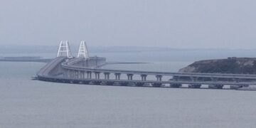 Уночі та вранці анексований Крим зазнав атаки дронів, було чутно сильні вибухи – кримські пабліки