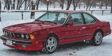 У Рівному сфотографували культове купе BMW M6 1986 року з мотором від суперкара (ФОТО)