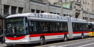 В Україні з’являться незвичні 25-метрові тролейбуси з дизелем (ФОТО)