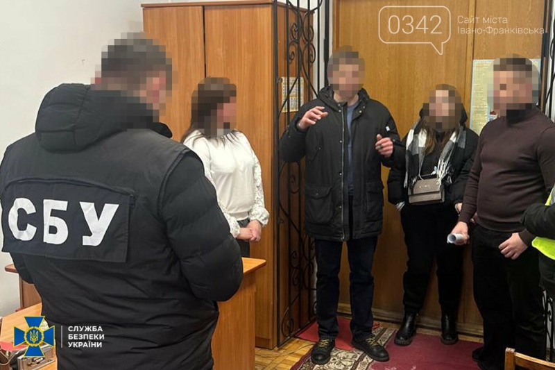 Професори під підозрою: у Франківську та Львові продавали наукові звання (ФОТО)