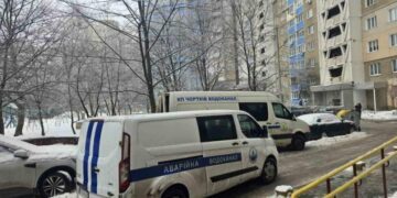 Єдність у дії: як комунальні служби Тернопільщини допомагають Києву після обстрілів (ФОТО)