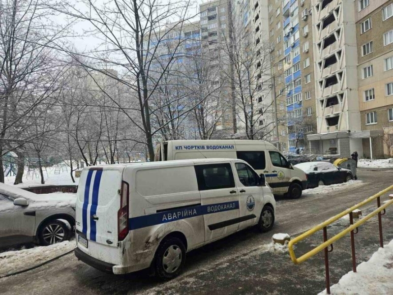 Єдність у дії: як комунальні служби Тернопільщини допомагають Києву після обстрілів (ФОТО)