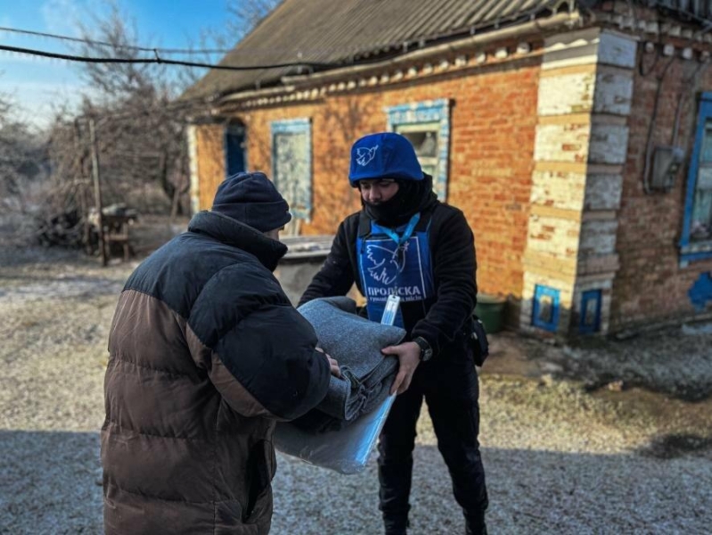 "Ніяка хата не може бути дорожчою за життя": що розповідають волонтери, які рятують мешканців прифронтових громад Запорізької області