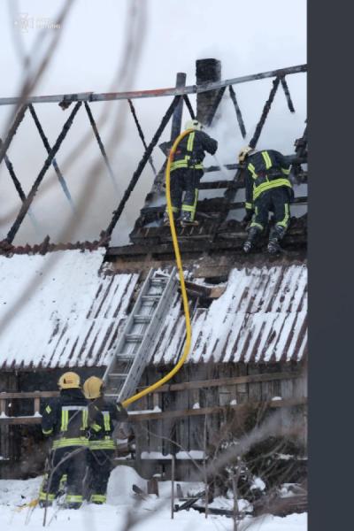 Луцькі рятувальники врятували житловий будинок від пожежі