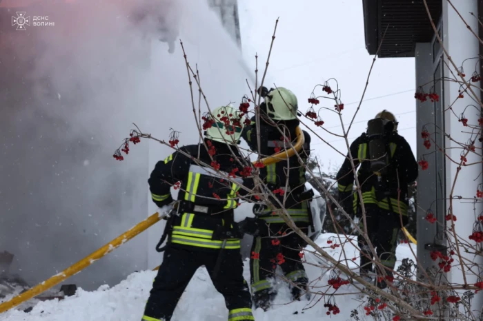Луцькі рятувальники врятували житловий будинок від пожежі