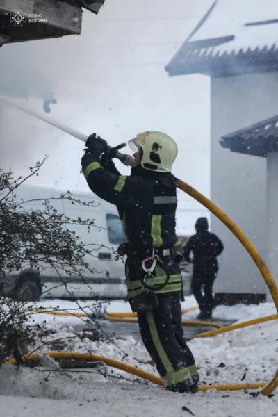 Луцькі рятувальники врятували житловий будинок від пожежі