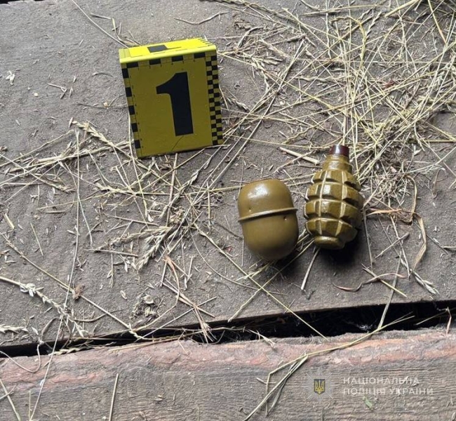 На Кролевеччині поліцейські викрили чоловіка в незаконному зберіганні зброї та боєприпасів