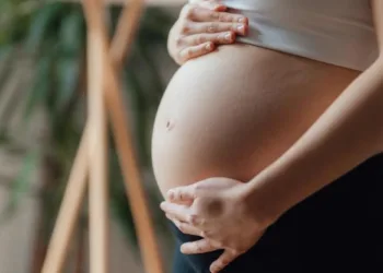 Науковці спростували твердження Трампа про зв’язок між прийомом парацетамолу під час вагітності й аутизмом у дітей