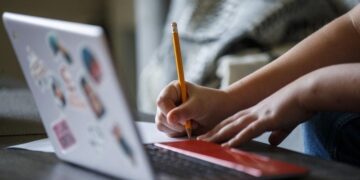 Освітній процес у Сумській громаді буде дистанційним до 1 лютого