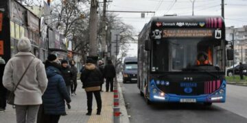 Трамваї призупинилися: у Миколаєві через відключення світла змінили роботу електротранспорту