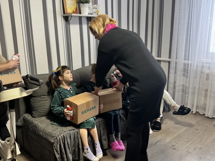 У Боратинській та Торчинській громадах привітали із зимовими святами вихованців дитячих будинків сімейного типу