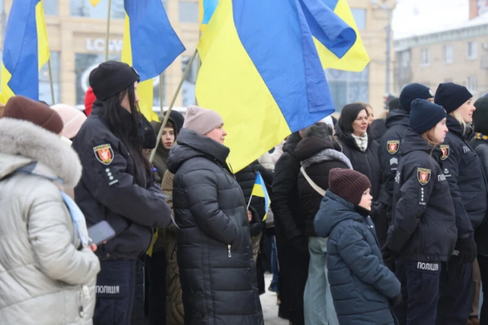 У День Соборності у Луцьку розгорнули 200-метровий прапор України. ФОТО