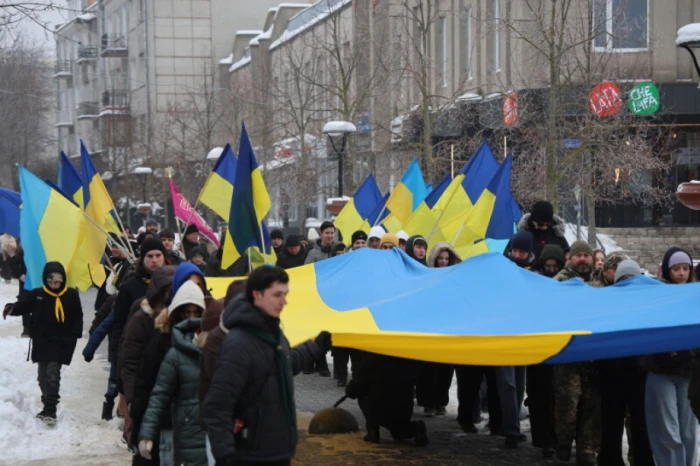 У День Соборності у Луцьку розгорнули 200-метровий прапор України. ФОТО