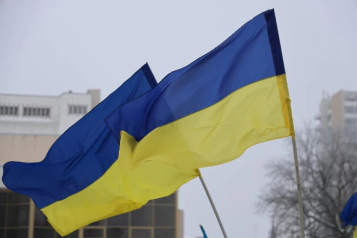 У День Соборності у Луцьку розгорнули 200-метровий прапор України. ФОТО