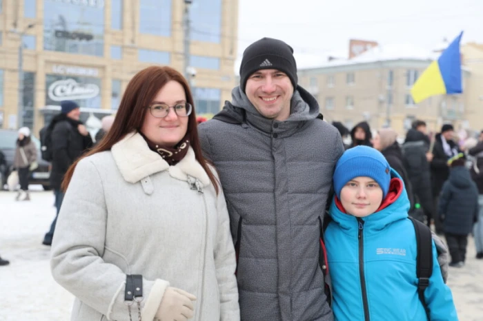 У День Соборності у Луцьку розгорнули 200-метровий прапор України. ФОТО