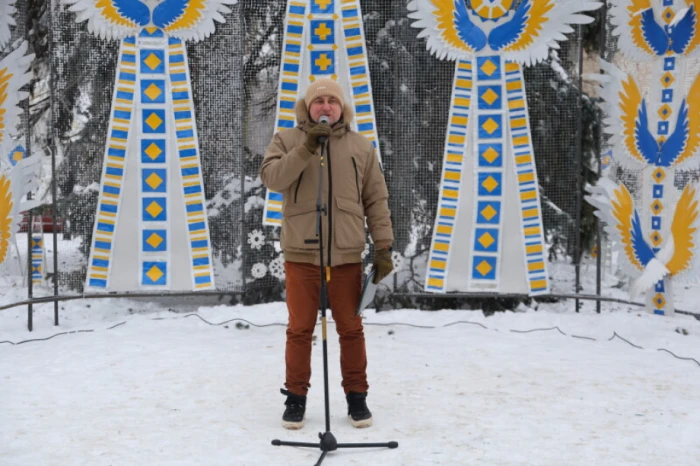 У День Соборності у Луцьку розгорнули 200-метровий прапор України. ФОТО