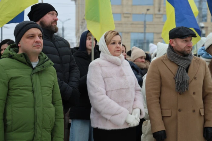 У День Соборності у Луцьку розгорнули 200-метровий прапор України. ФОТО