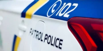 У Луцьку патрульні допомогли доставити до лікарні чоловіка, якому стало погано в автомобілі