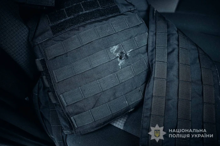 У Луцьку затримали чоловіка, який вистрелив у поліцейського, що прикрив собою жінку з дитиною