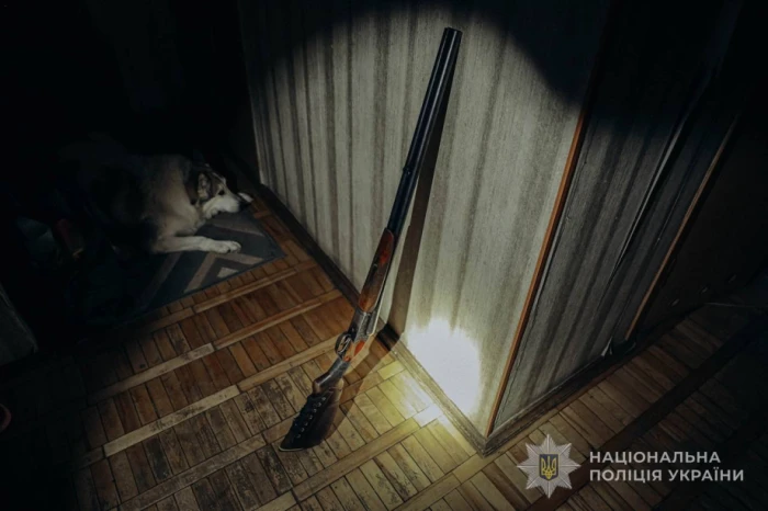 У Луцьку затримали чоловіка, який вистрелив у поліцейського, що прикрив собою жінку з дитиною