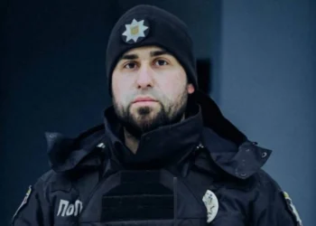 У Луцьку затримали чоловіка, який вистрелив у поліцейського, що прикрив собою жінку з дитиною