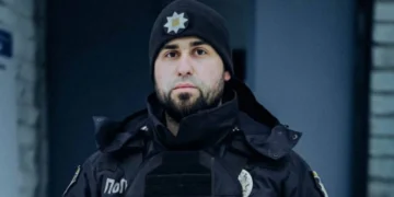 У Луцьку затримали чоловіка, який вистрелив у поліцейського, що прикрив собою жінку з дитиною