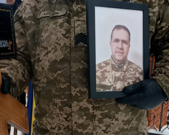 У Підгайцях провели в останню путь військовослужбовця Андрія Саєнка