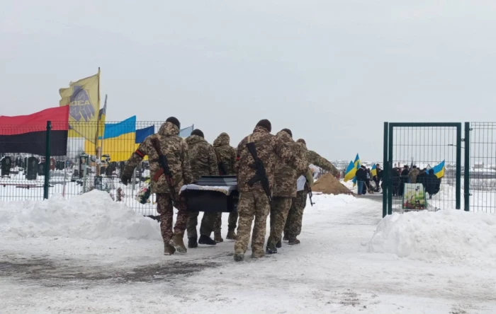 У Підгайцях провели в останню путь військовослужбовця Андрія Саєнка