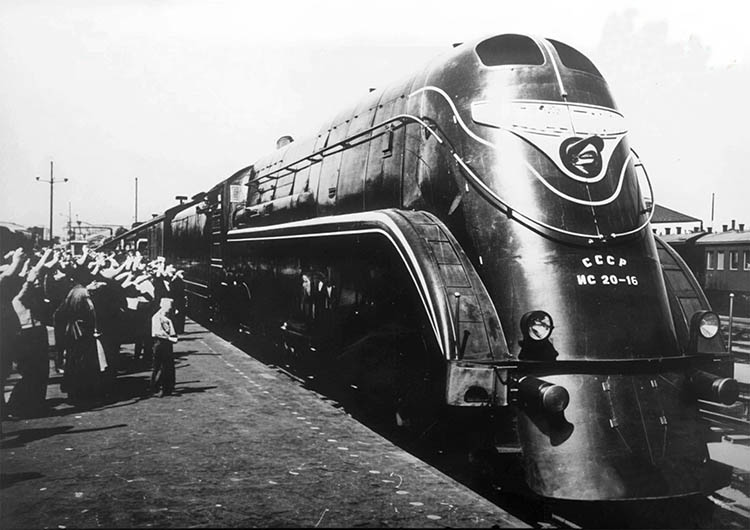 У соцмережі показали чудо-паровоз на станції Синельниково