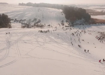 Велика гірка та смачна їжа: біля Луцька організували благодійний захід, щоб врятувати Матвія Колядюка