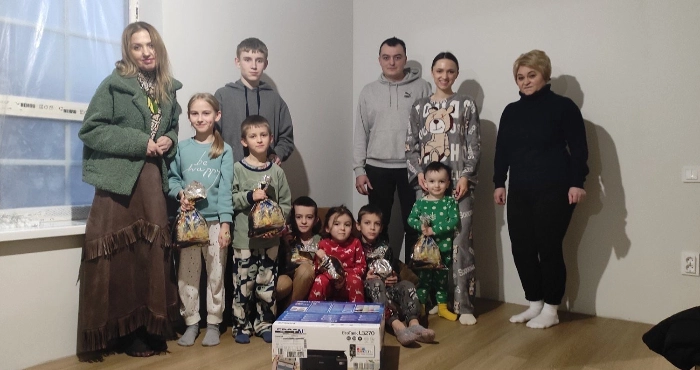 Вихованці дитячих будинків сімейного типу Боратинської громади отримали новорічні подарунки